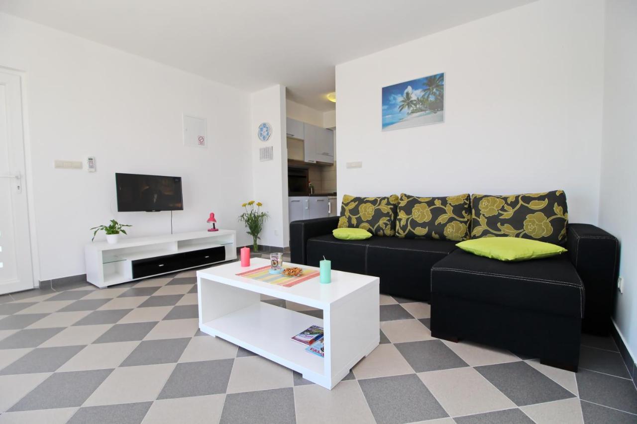 Gusti Apartment