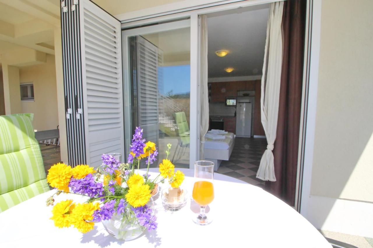 Gusti Apartment *