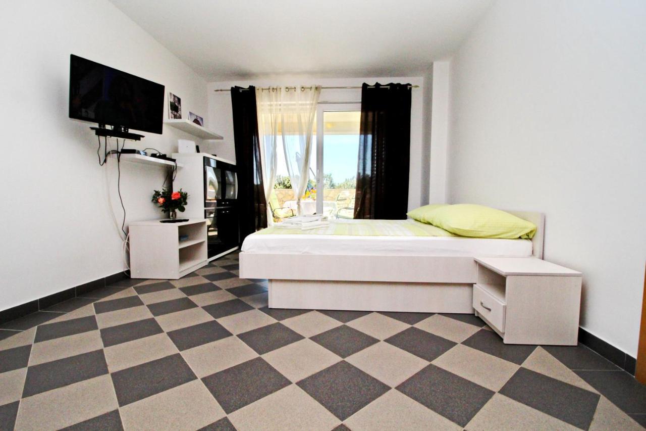 Gusti Apartment
